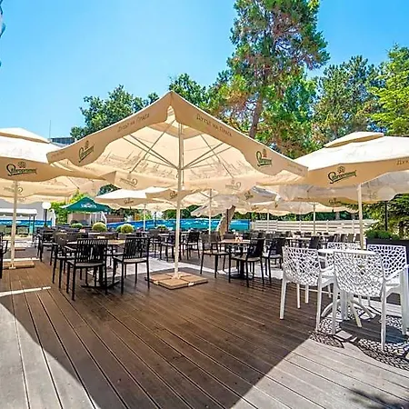 Готель Prestige Deluxe Aquapark Club