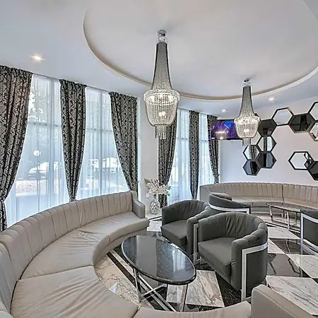 Готель Prestige Deluxe Aquapark Club 4*