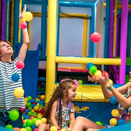 Prestige Deluxe Aquapark Club Готель Варна
