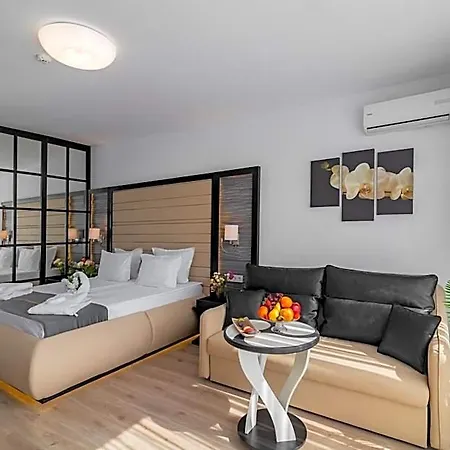 Готель Prestige Deluxe Aquapark Club