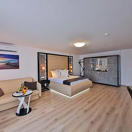 Готель Prestige Deluxe Aquapark Club