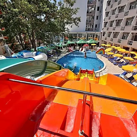 Готель Prestige Deluxe Aquapark Club 4*